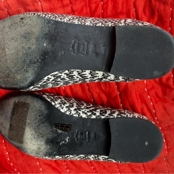 Tory Burch Jessa Loafer size 7 1/2M - Picture 4 of 5